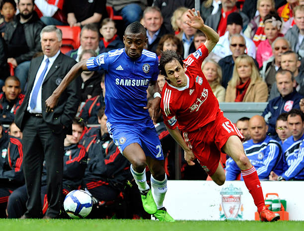 两人之间的 两人之间的